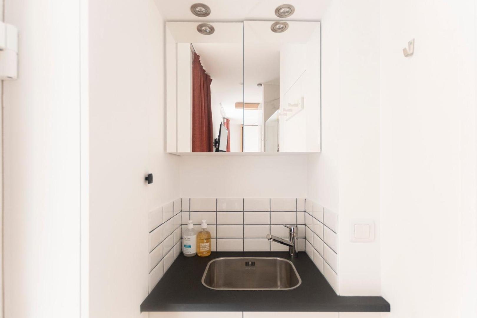 Super Central Mini Studio - 2 Pax, Murphy Bed Párizs Kültér fotó
